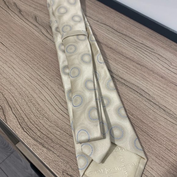TM LEWIN Ivory Blue Circle Geometric Silk Neck Tie - Picture 4 of 7